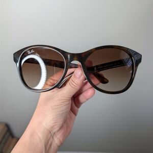Ray-Ban Brown Tortoise Sunglasses